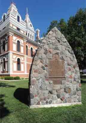 Chief Pontiac monument on courthouse lawn